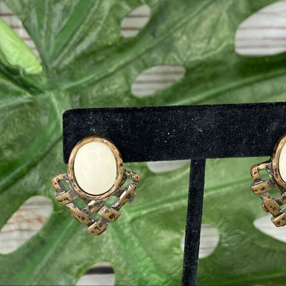 Vintage Bronze & Cream Earrings - Picture 4 of 6